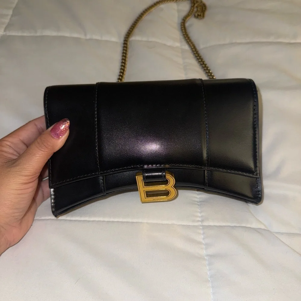 Firm Price Balenciaga Black Clutch with Gold 'B' Accent and Structured Design - Picture 5 of 7